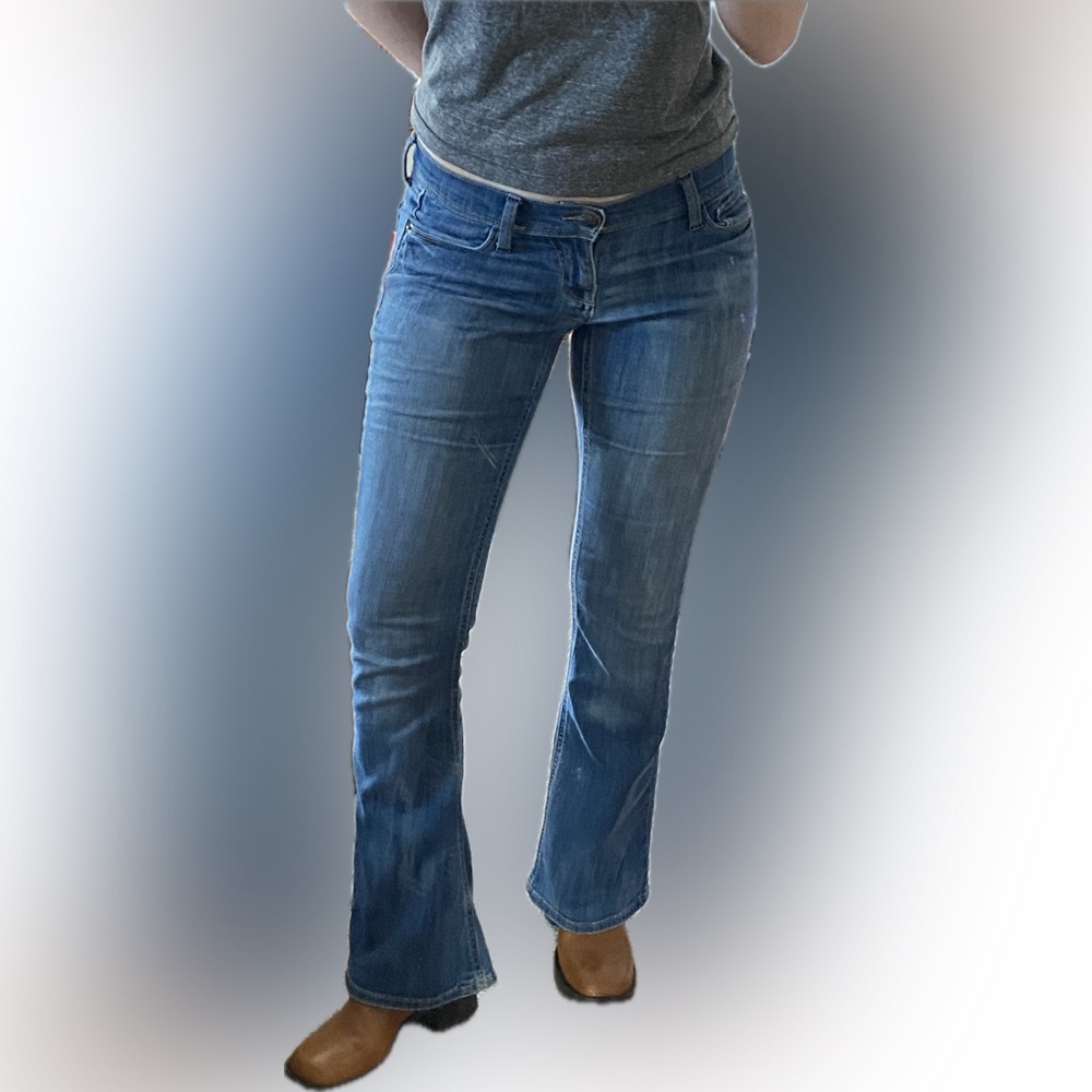 Vintage Old Navy Women's very low rise boot cut flare jeans Y2K 2000s